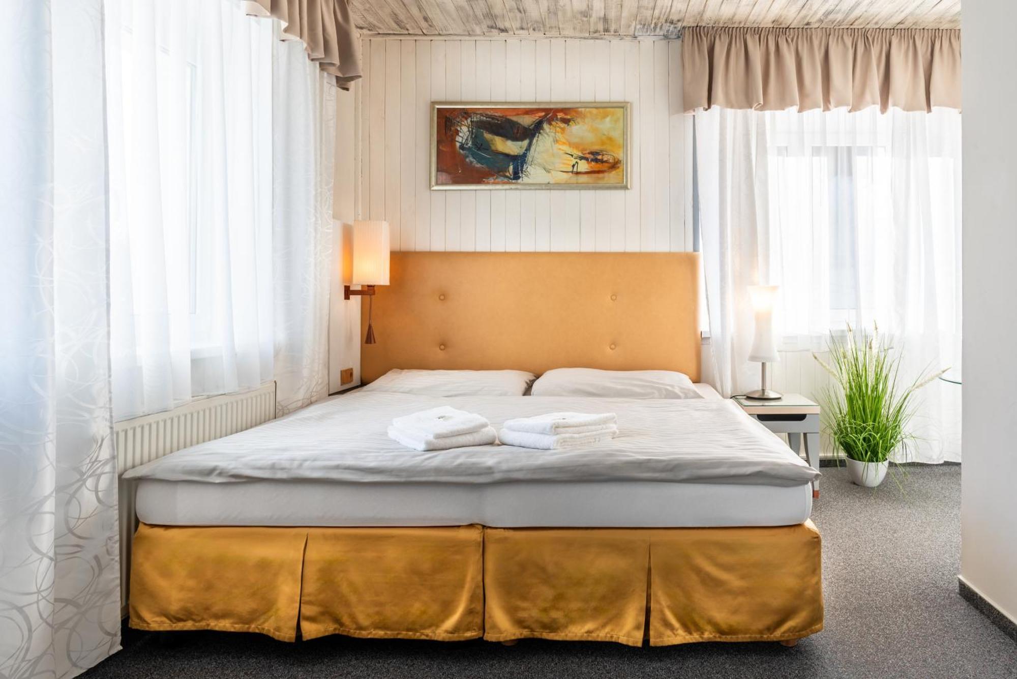 Hotel Schwarz Nové Hamry Zewnętrze zdjęcie