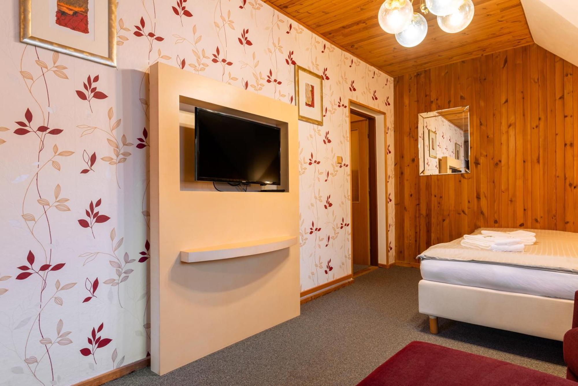 Hotel Schwarz Nové Hamry Zewnętrze zdjęcie